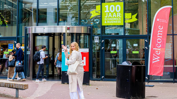 Prinses Amalia neemt deel aan groentijd van het Amsterdamsch Studenten Corps