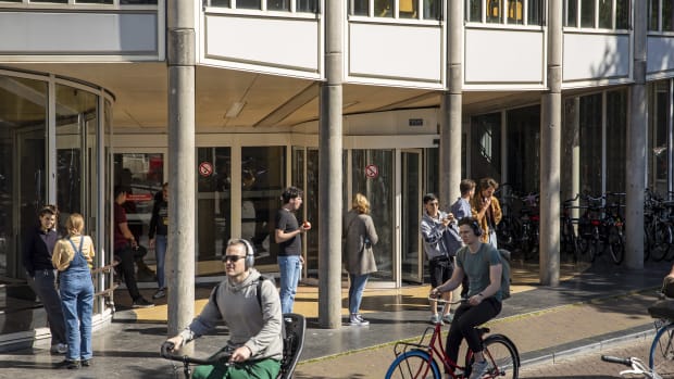 Aantal UvA-medewerkers dat Nederlandse taalcursus volgt stijgt