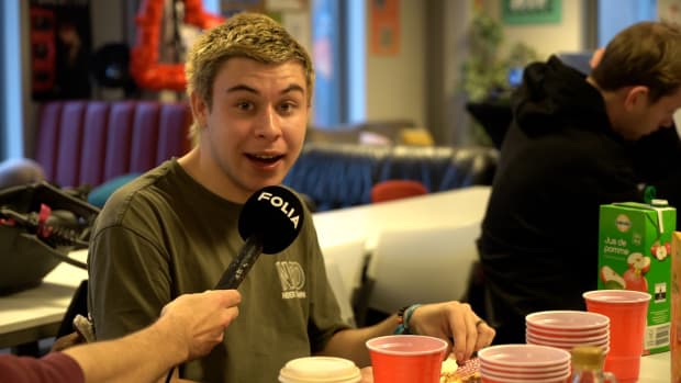 Video |  Politicologiestudenten ontredderd samen aan Amerikaans ontbijt