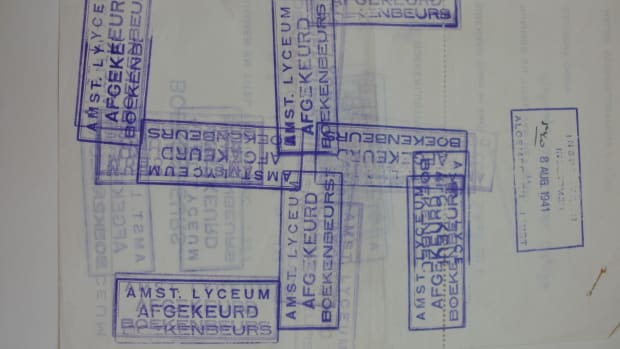 Bullying at the Amsterdam Lyceum: a note tucked into the book of a girl from an NSB family.  