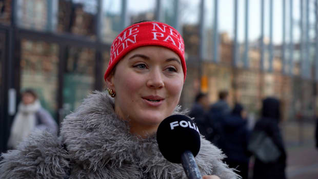 Video | Do students give in to Black Friday?