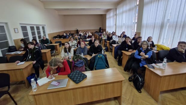 Young researchers in the Ukrainian school in Oezjhorod.