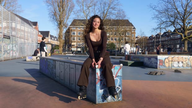 Video | UvA-student Indy is skater &eacute;n model 