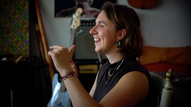 Video | UvA'er Luna zoekt haar plek in de muziekwereld