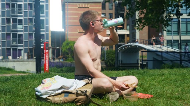 UvA-advies bij code oranje: &lsquo;Drink water, neem pauze en let op elkaar&rsquo;