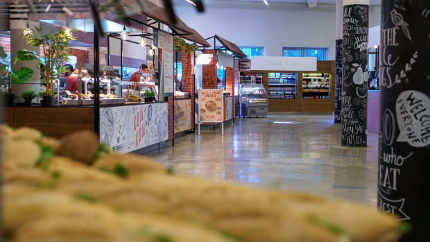 De kantine in het H gebouw op de Roeterseilandcampus. 