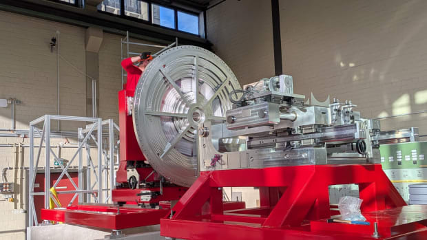 Five-tonne vacuum chamber needs to unravel the mystery of planet formation