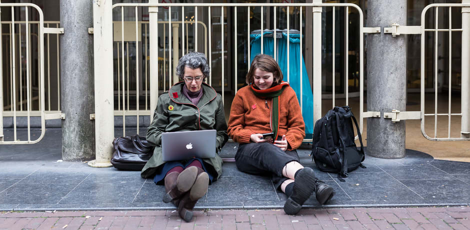 Actievoerders tijdens de bezetting van het P.C. Hoofthuis in september 2018