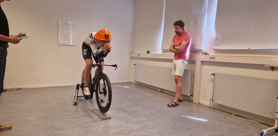 Quinten Veling tijdens de virtuele windtunneltest in Arnhem.