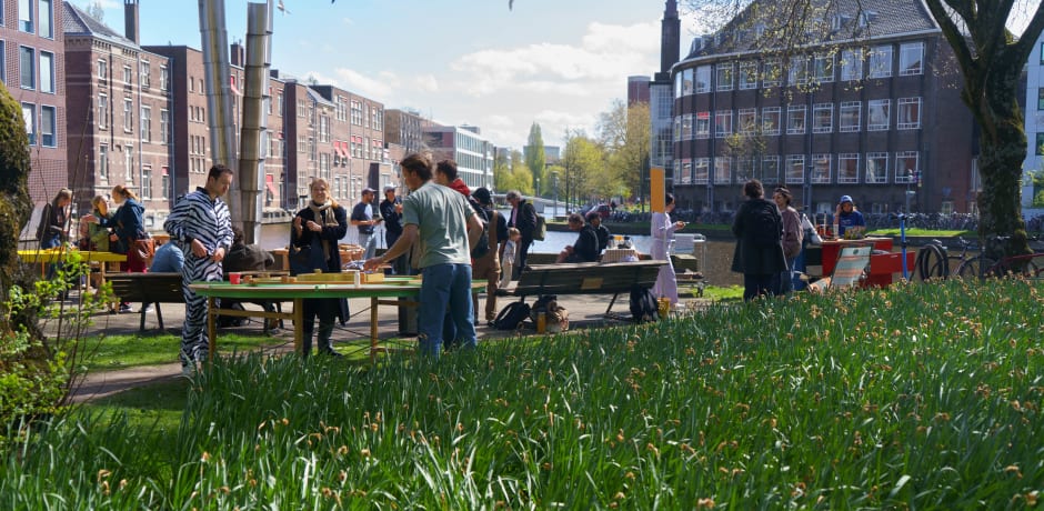 Het Roeters Proefpark, waar elk half uur een proefplank van een nabijgelegen horecagelegenheid werd geserveerd. 