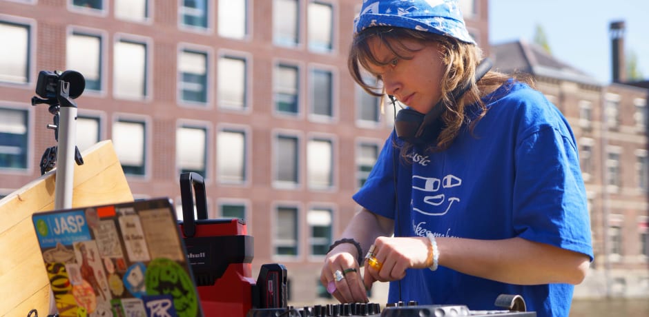Bij het Roeters Proefpark was ook muziek aanwezig, gedraaid vanuit een speciaal ontworpen &lsquo;mobiele DJ-keuken&rsquo;.
