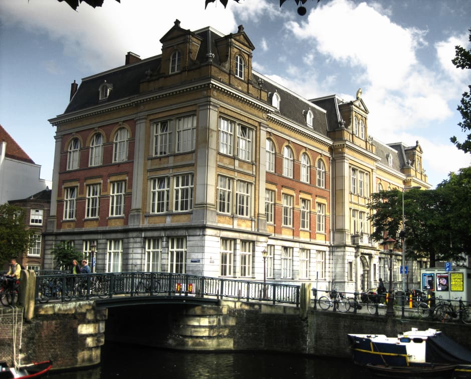 Het HES-gebouw aan het Raamplein