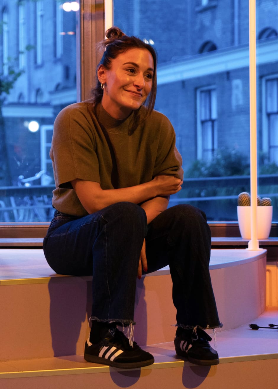 Dilan Yurdakul gives a workshop at VOX-POP