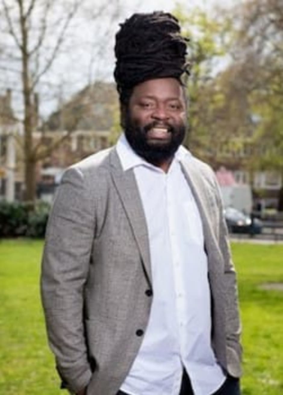 De nieuwe interim-dean van het AUC, Bruce Mutsvairo.