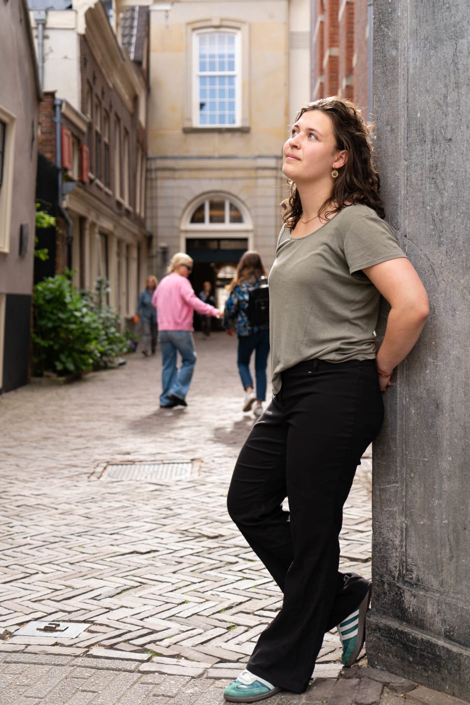Marijne Buhrman bij de Oudemanhuispoort