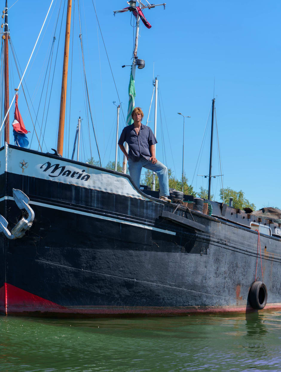Mante Aerts op zijn woonschip