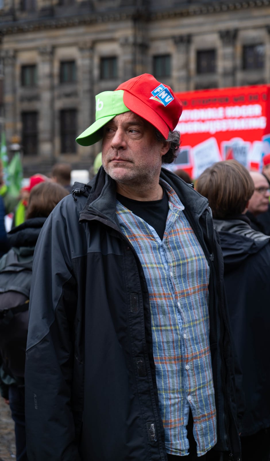 FNV and the AOb hand out caps