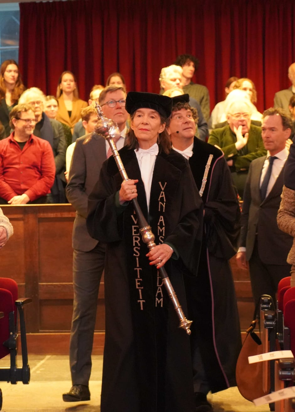 The procession with beadle Annelies Dijkstra, Rector Magnificus Peter-Paul Verbeek and Vice-Chair of the Executive Board Richard Goldstein.