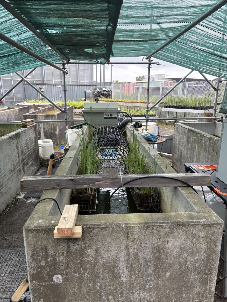 Het prototype van Surf Pill bij de waterlabs van het IBED op het Science Park. 