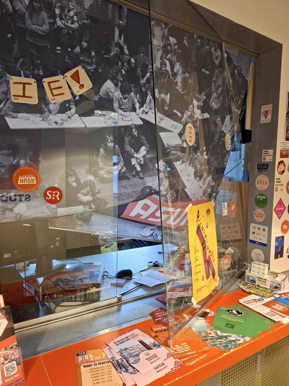 De studentenservicedesk na de vernieling
