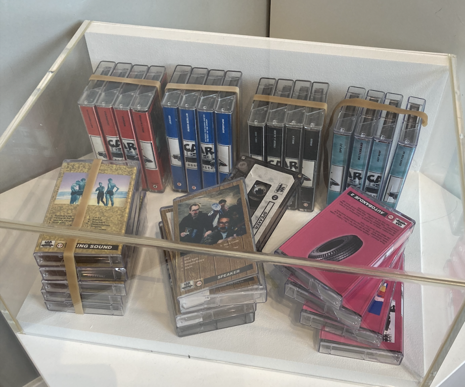 Carcassettes in a showcase 