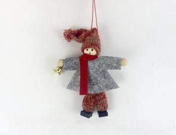 Hengepynt nissegutt m/rødt skjerf og bjelle 11 cm