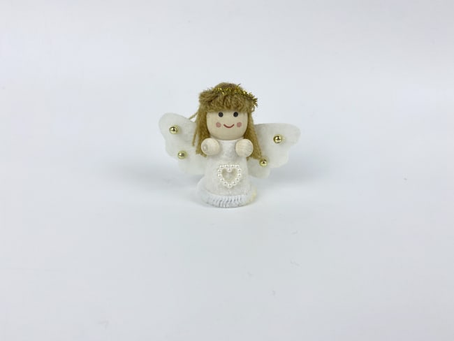 Engel hvit m/hjerte og bjeller 5,5 cm