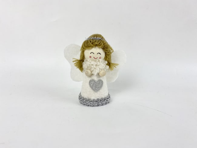 Engel m/ sølv hjerte 8,5 cm