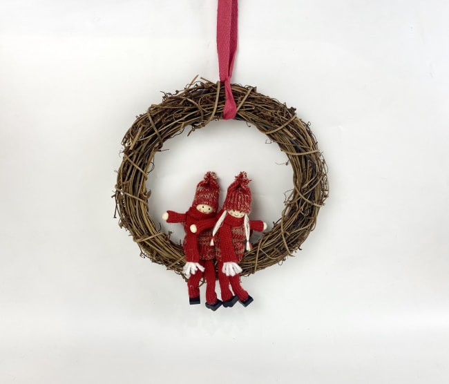 Hengepynt halmring med nissepar ø20 Cm