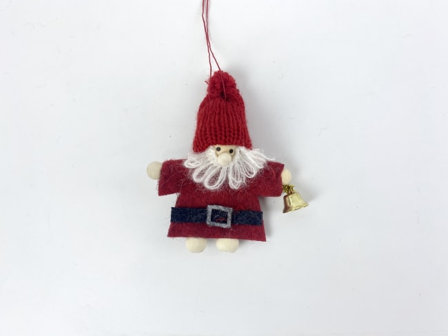 Hengepynt nisse rød frakk 8 cm
