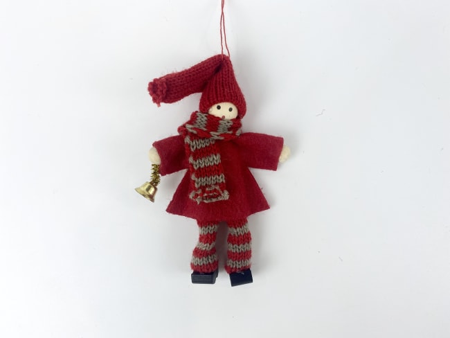 Hengepynt nissegutt m/stripete skjerf bjelle 11 cm