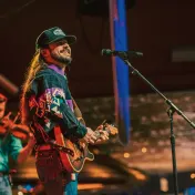 thumbnail image for Ian Munsick