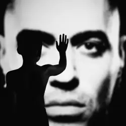 QUALCOSA IN CUI CREDERE - Lo scheletro (feat. Guè Pequeno)