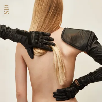 How Much is the Song Laat Mij Niet Gaan by S10 Worth? Royalty & Value Breakdown