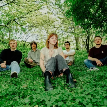 Picture of she's green