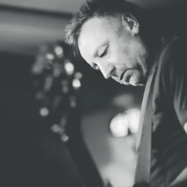 Picture of Peter Hook and the Light