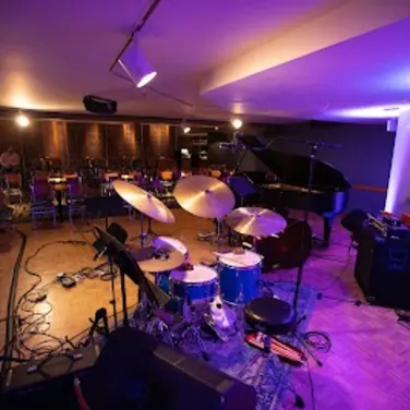 Picture of Regattabar