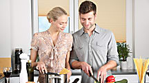 6 Top Reasons Why Couples That Cook Together, Stay Longer Together