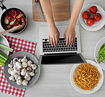 5 Healthy Food Blogs To Follow in 2018