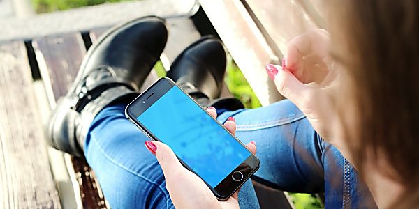 Learn a Language at Home with Beelinguapp