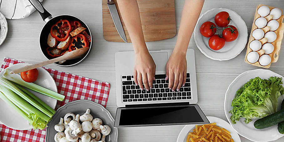 5 Healthy Food Blogs To Follow in 2018