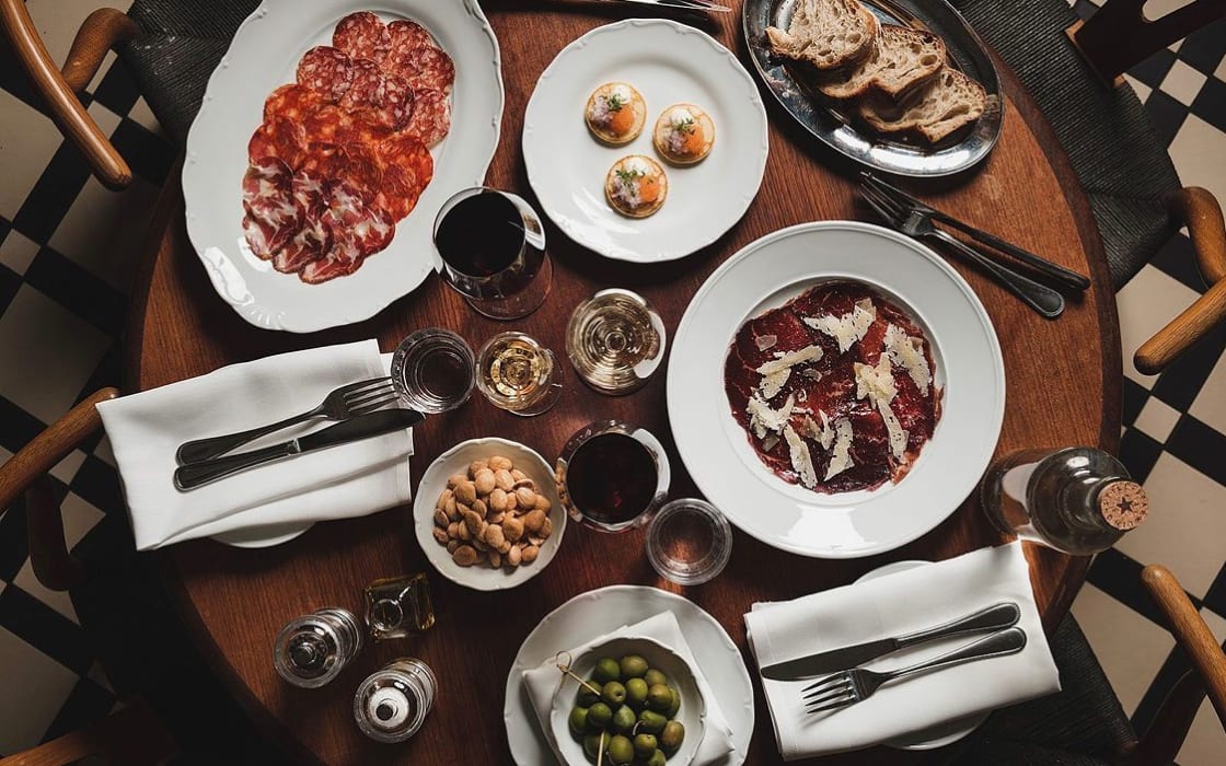 Napolyon Bistro & Bar