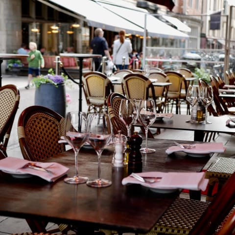 Napolyon Bistro & Bar