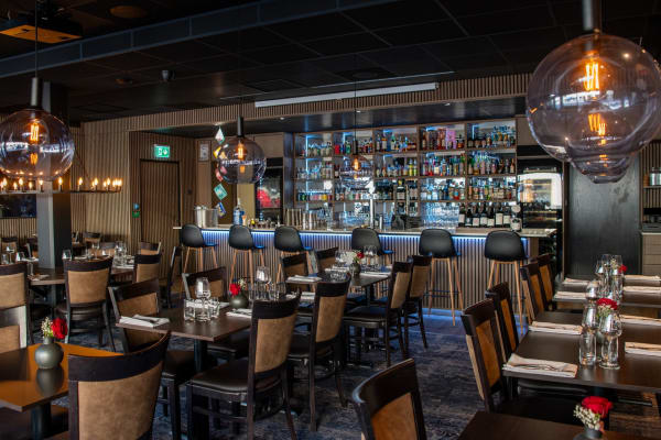 Vinprovning med sommelier Adam Jalal - Storgatan 19