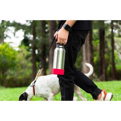 Custom 32 oz Growler Bottle w/Silicone Bowl - Red Lifestyle View 