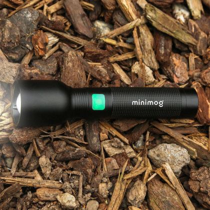Custom reNew Extreme Rechargeable Zoom Flashlight Custom reNew Extreme Rechargeable Zoom Flashlight
