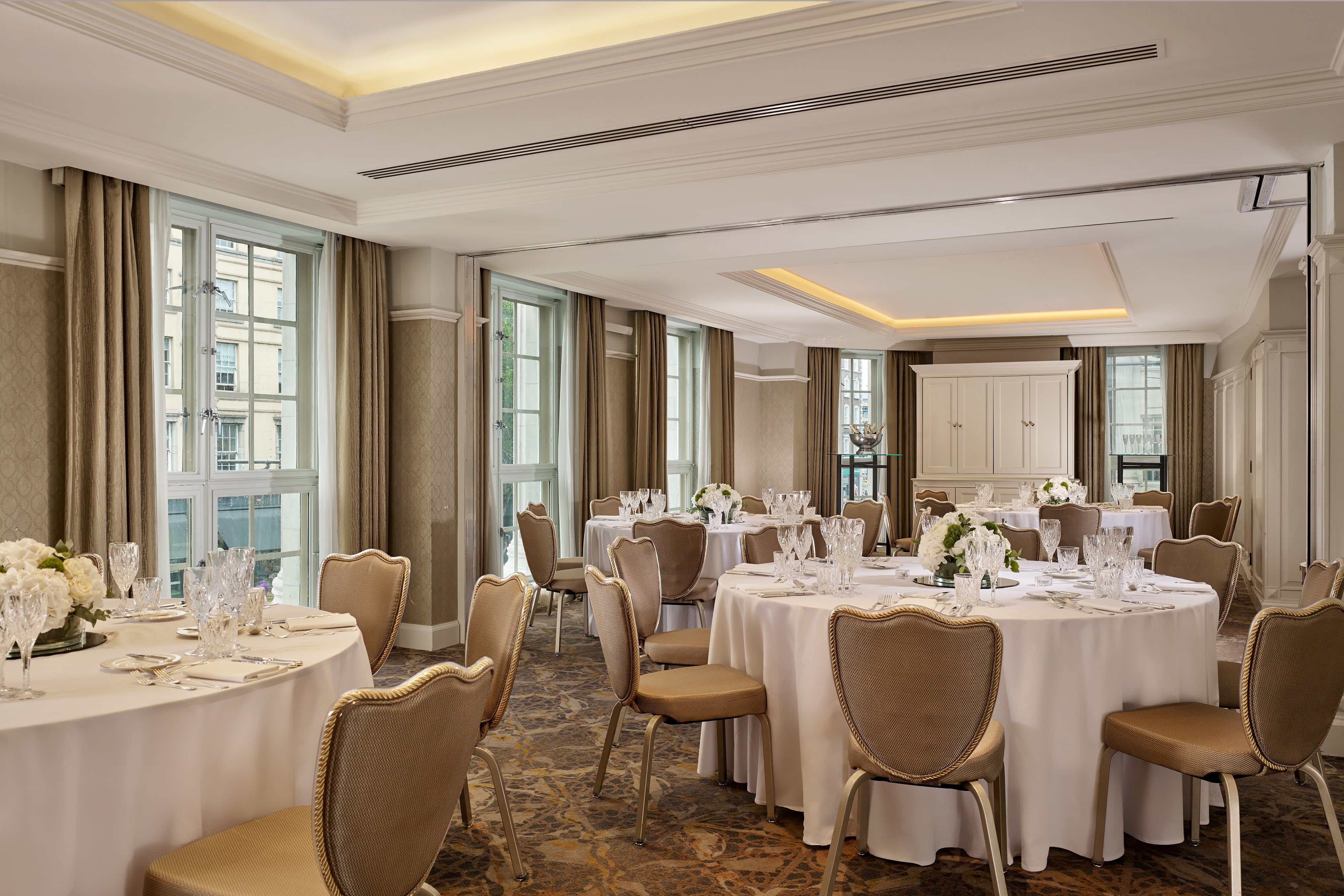The College Green Hotel Dublin, Autograph Collection