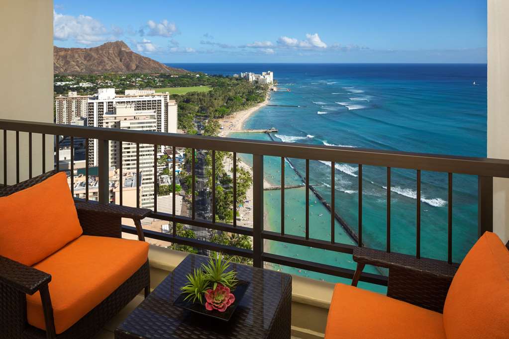 Hyatt Regency Waikiki Beach Resort & Spa