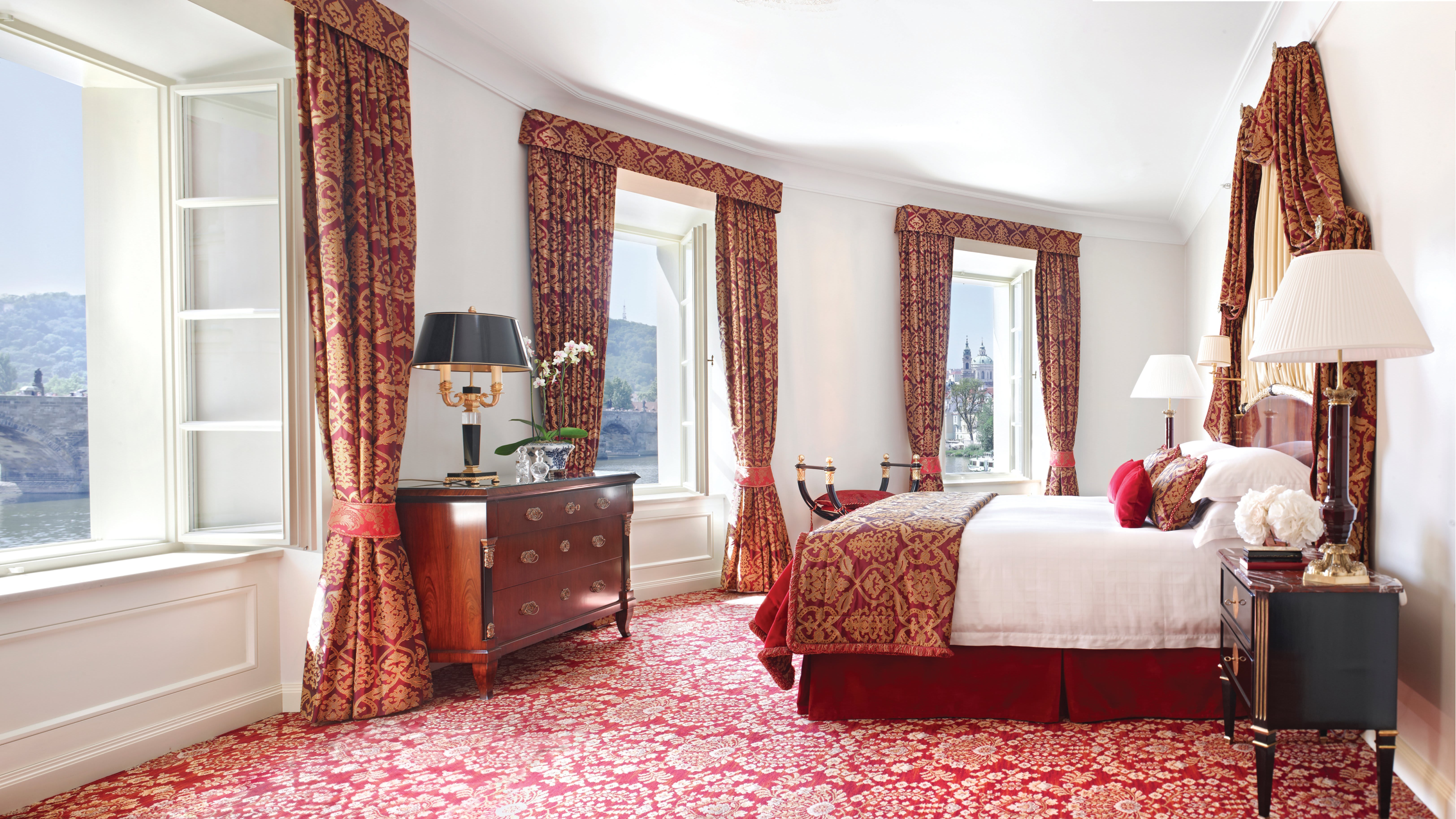 Four Seasons Hotel Prague