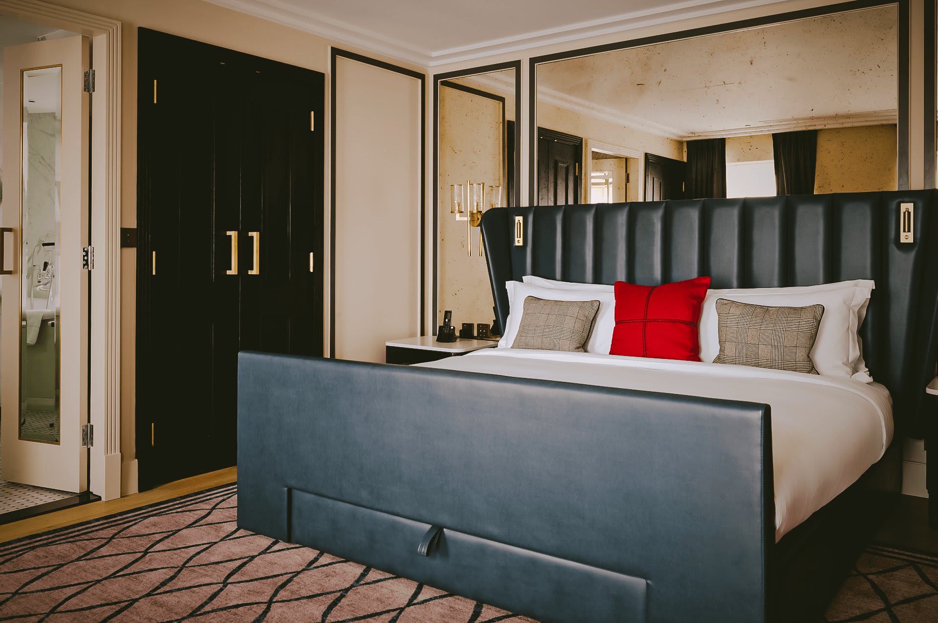 The Mayfair Townhouse – an Iconic Luxury Hotel